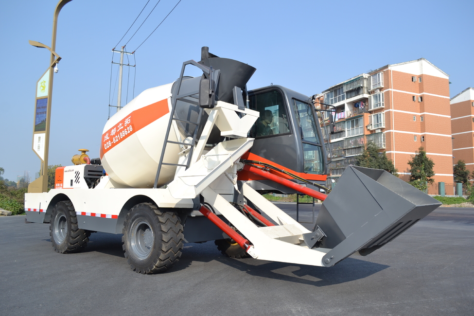 4方自上料攪拌車(chē)